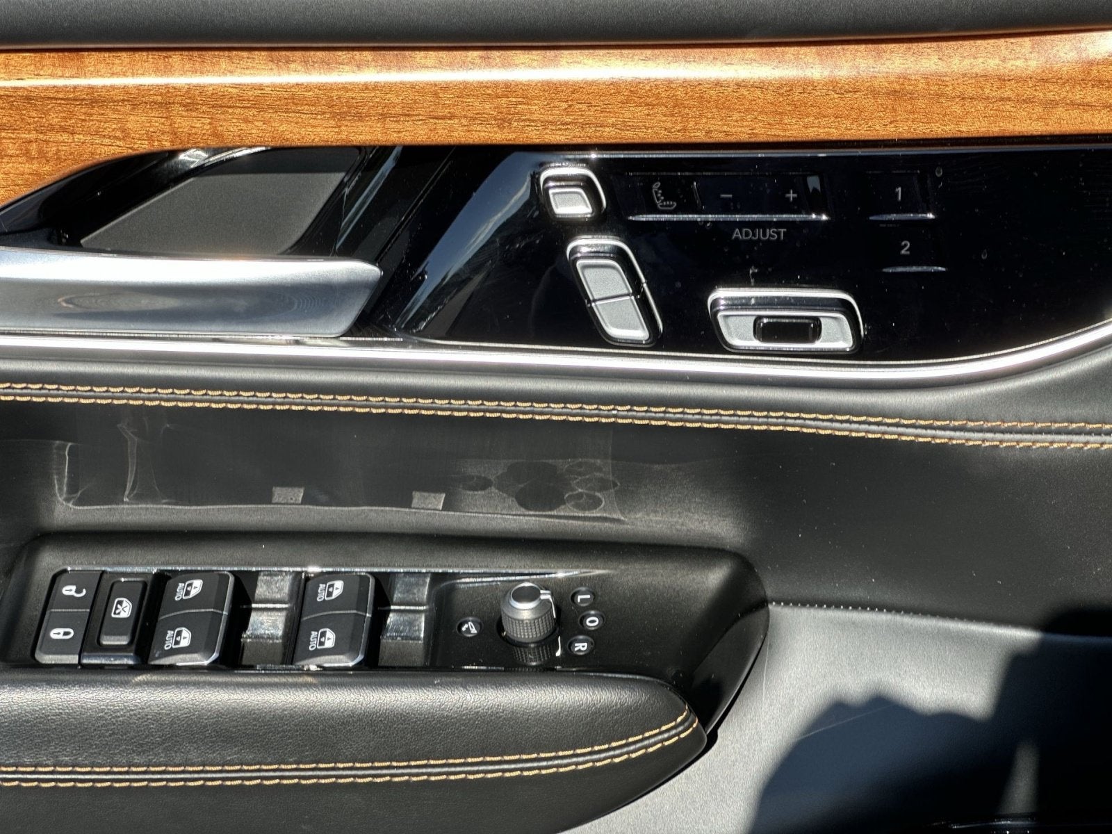 2022 Jeep Grand Wagoneer Series III