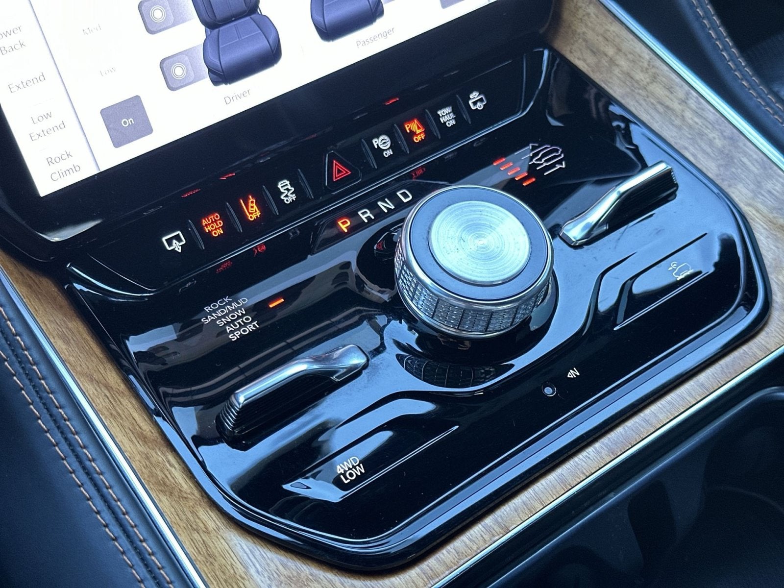2022 Jeep Grand Wagoneer Series III