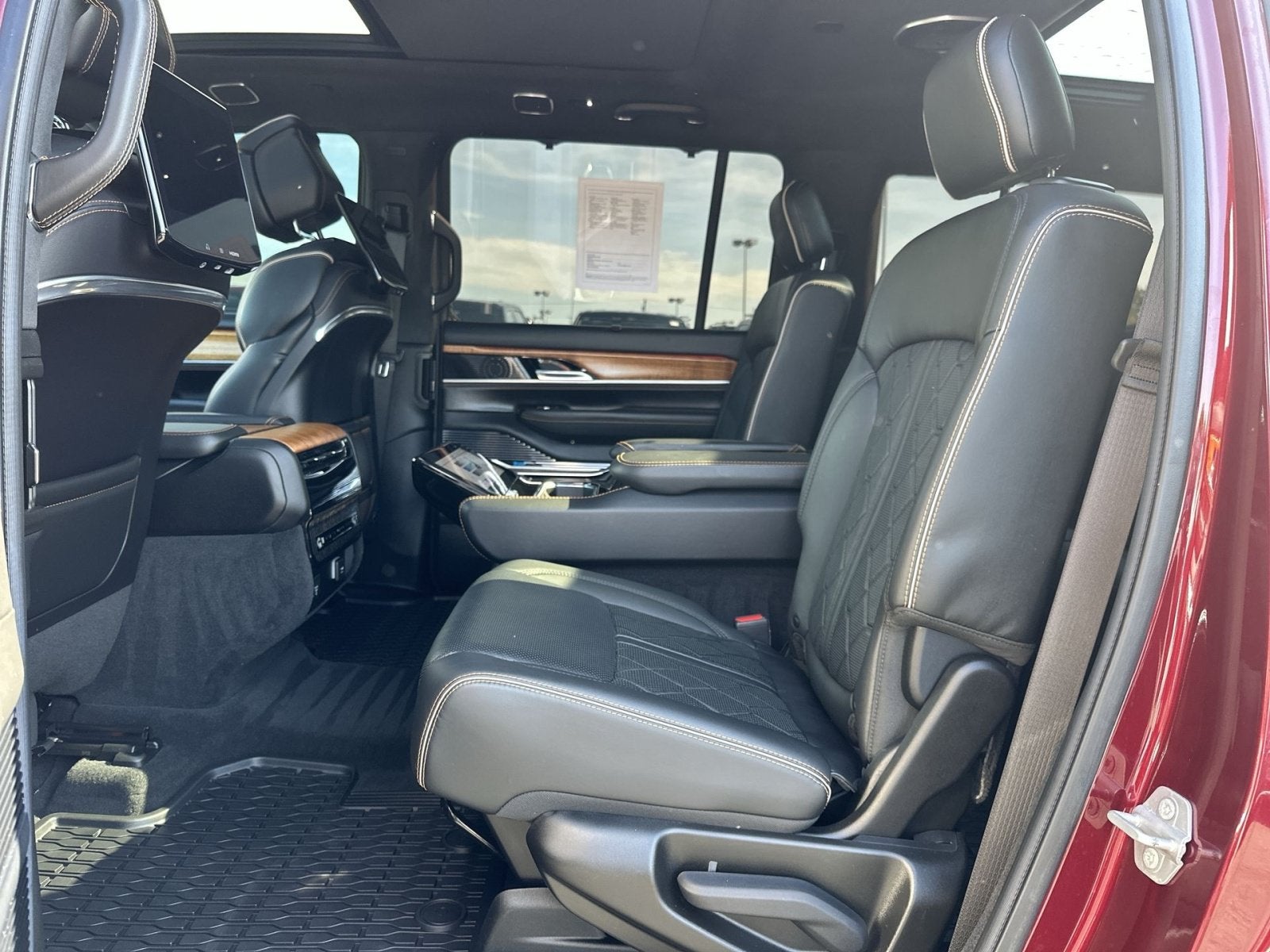 2022 Jeep Grand Wagoneer Series III