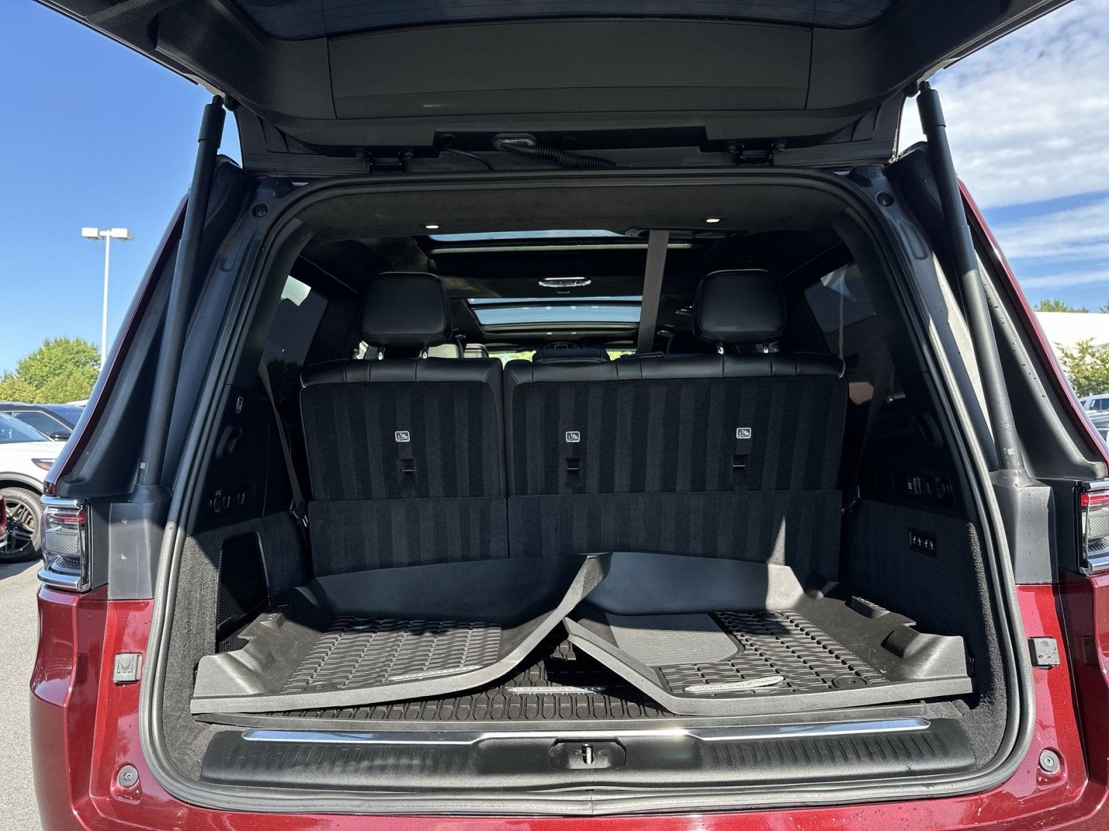 2022 Jeep Grand Wagoneer Series III