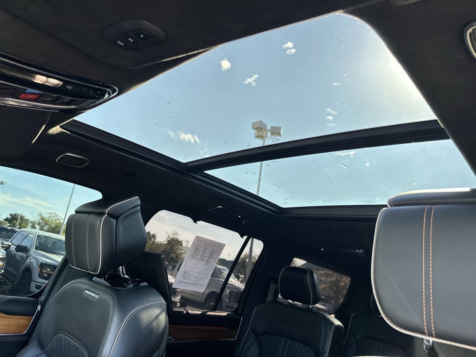 2022 Jeep Grand Wagoneer Series III