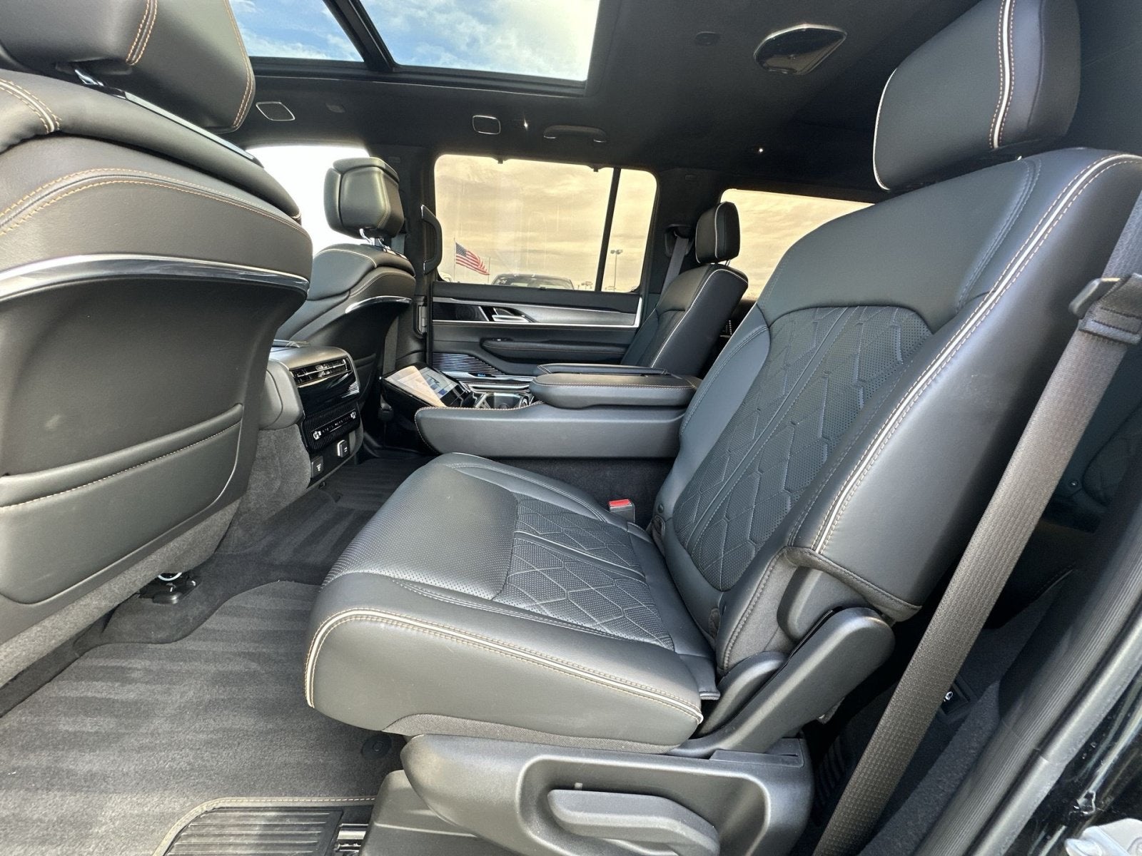 2023 Jeep Grand Wagoneer Series III