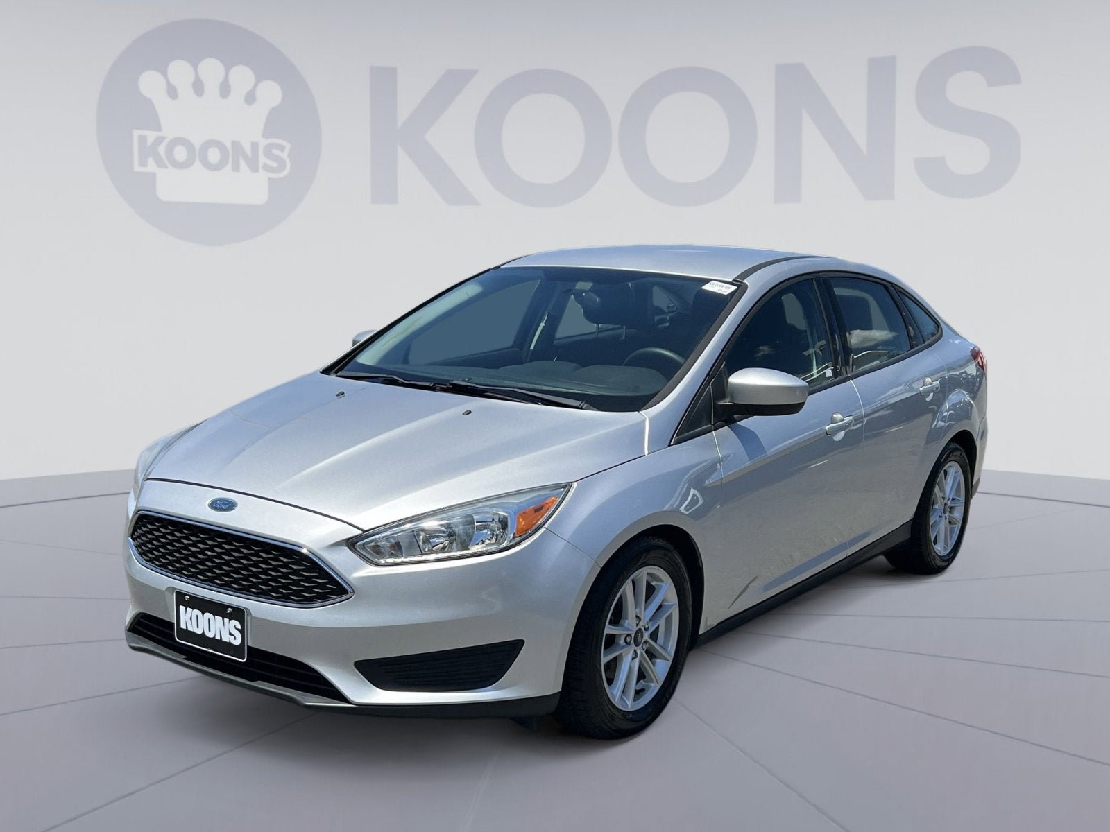2018 Ford Focus Sedan SE's photo