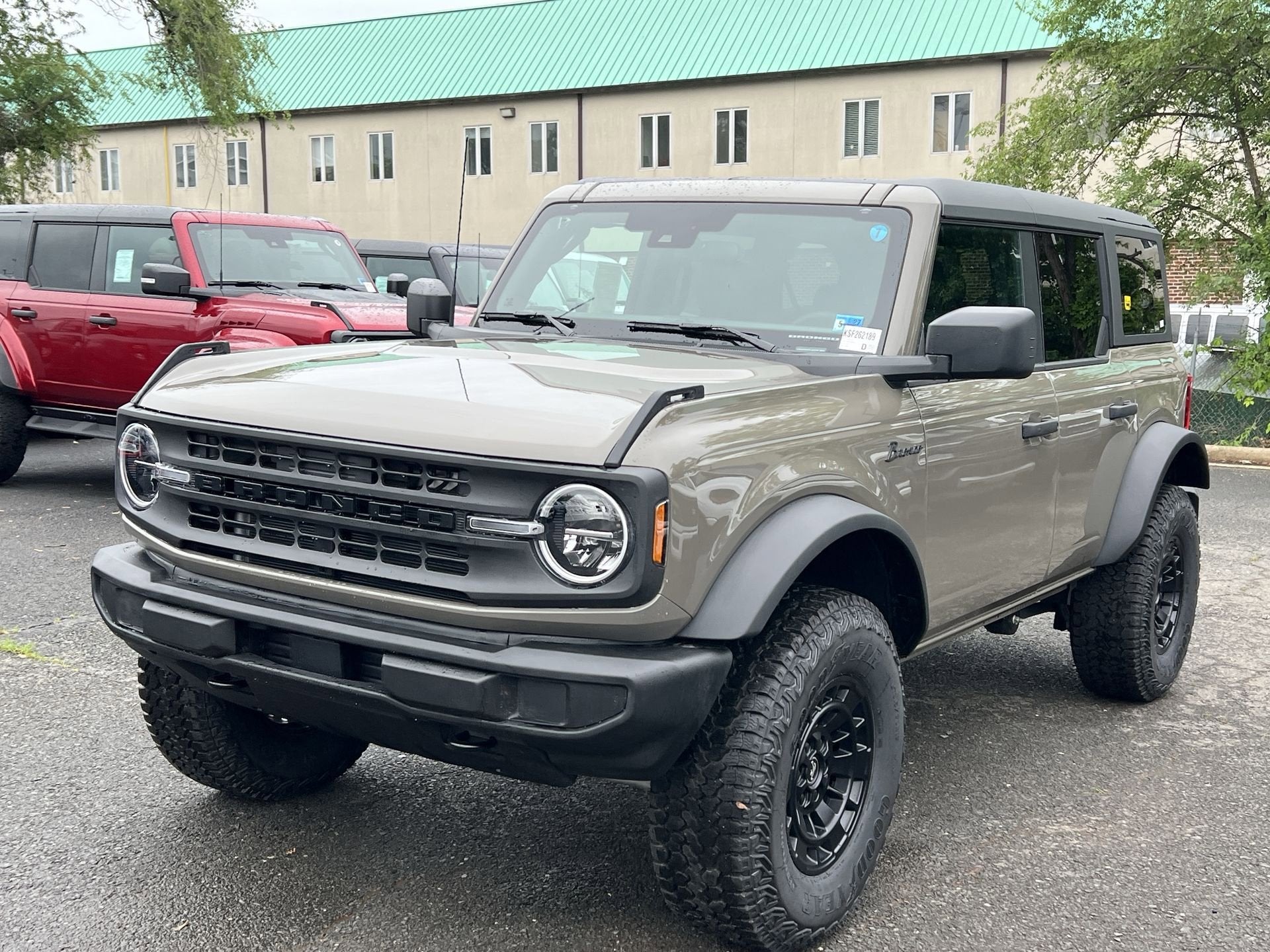 2026 Ford Bronco Custom Garage Matte Black Pkg