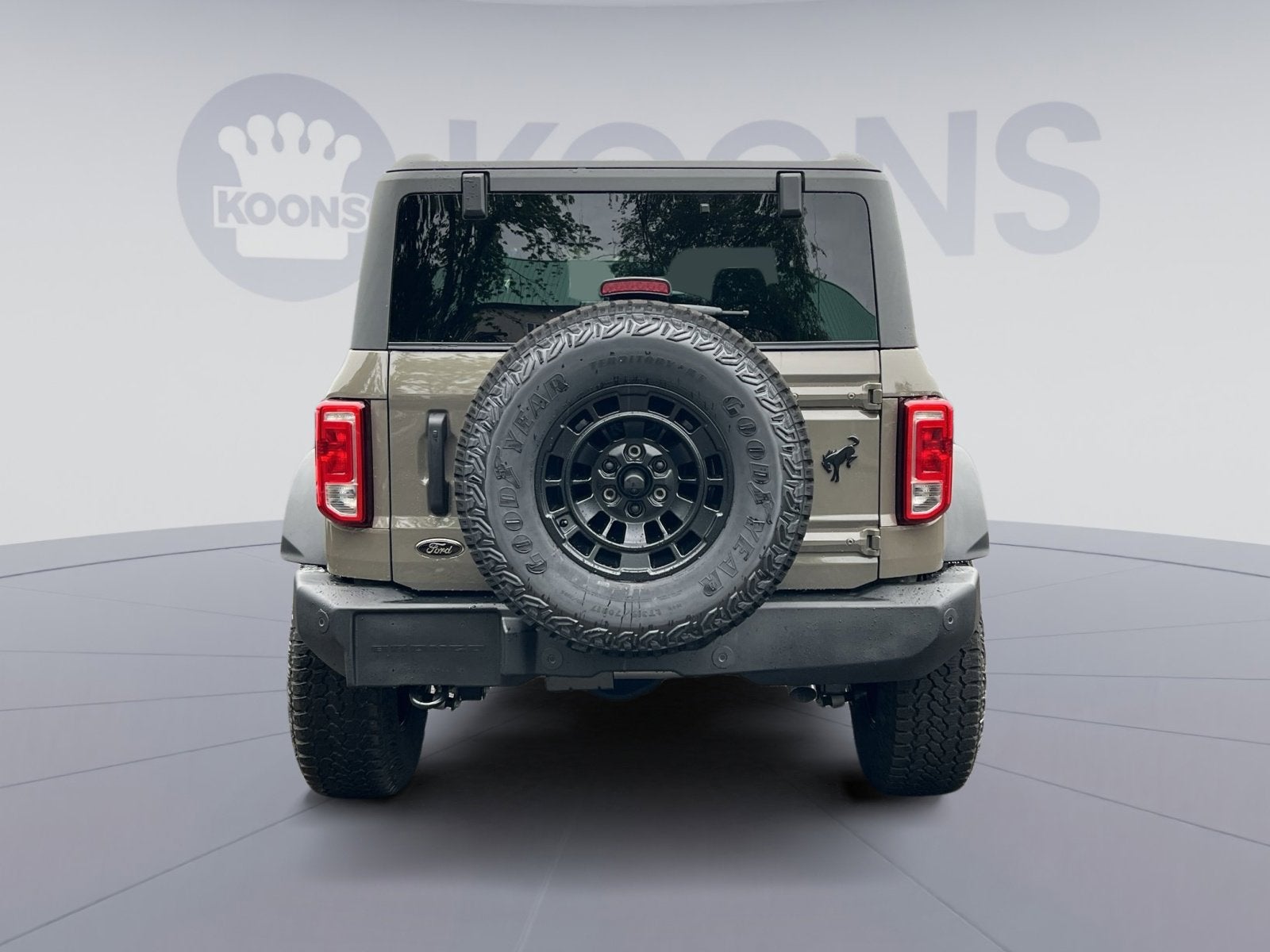 2026 Ford Bronco Custom Garage Matte Black Pkg