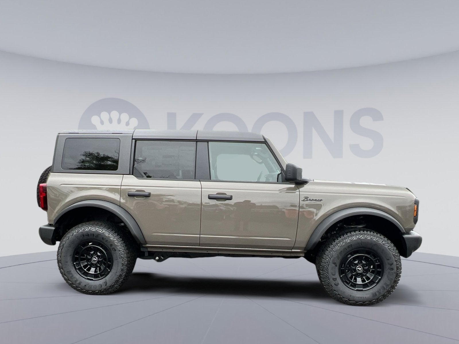 2026 Ford Bronco Custom Garage Matte Black Pkg