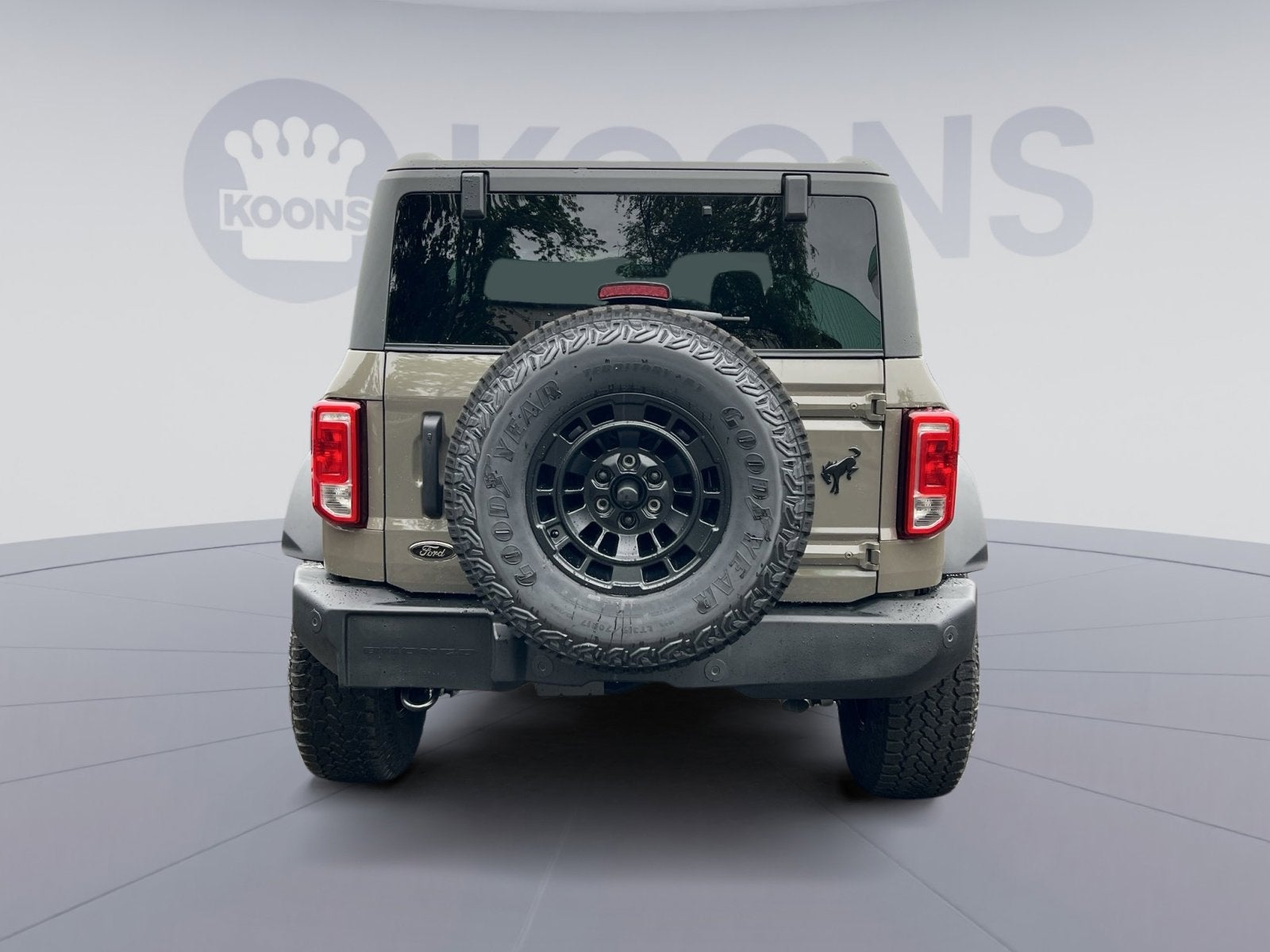 2026 Ford Bronco Custom Garage Matte Black Pkg