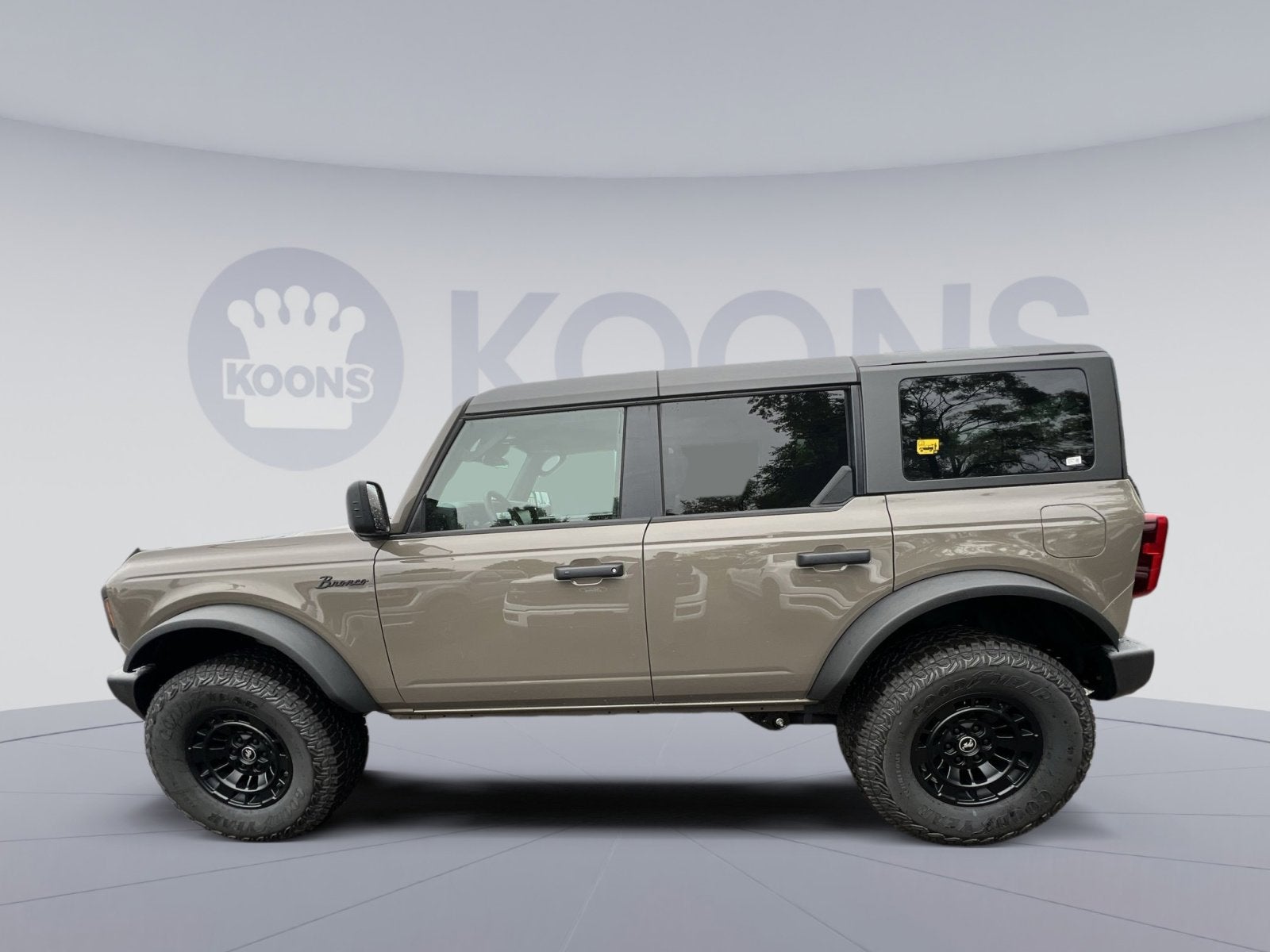 2026 Ford Bronco Custom Garage Matte Black Pkg