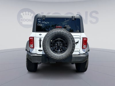 2026 Ford Bronco Custom Garage Matte Black Pkg