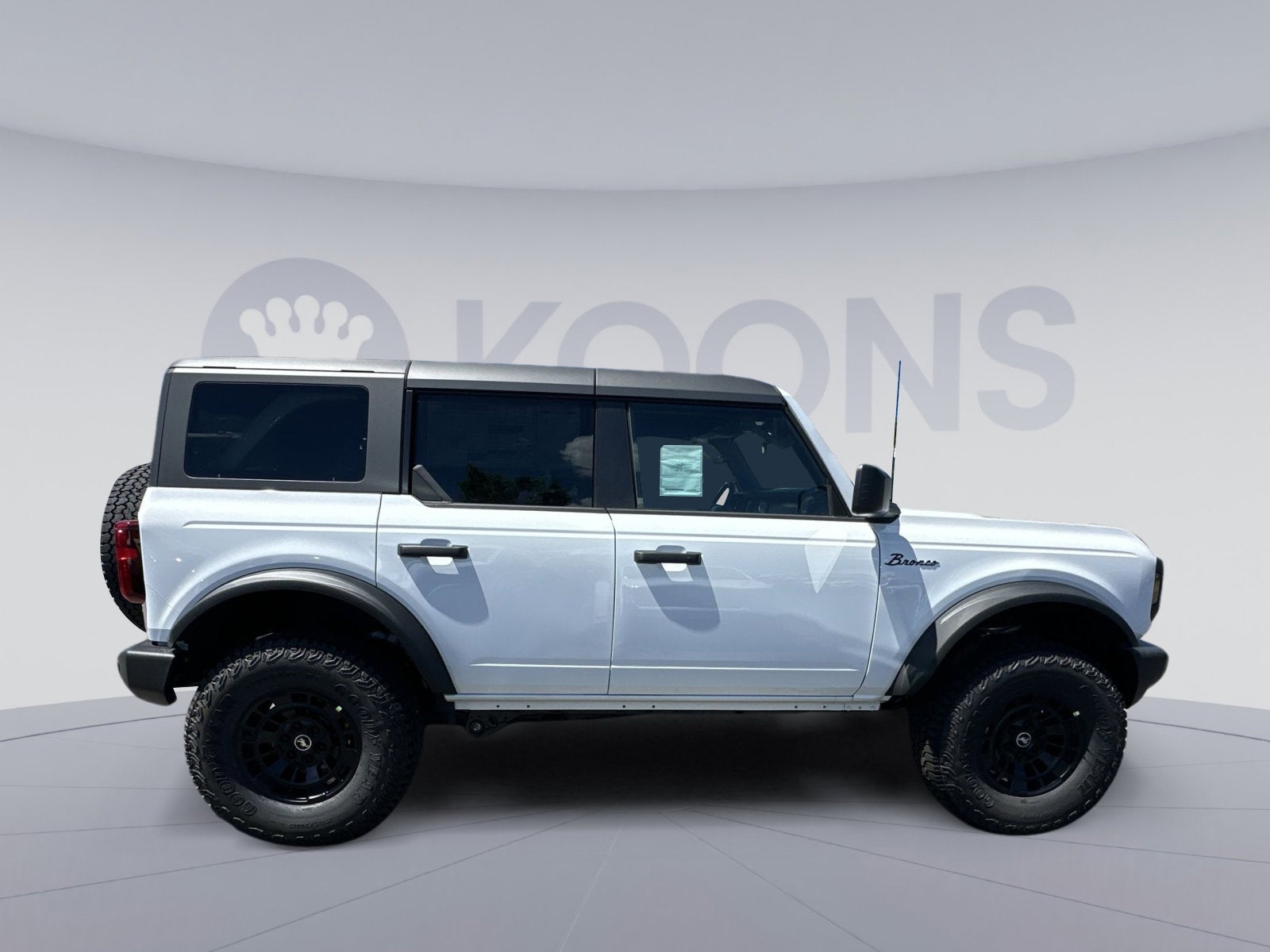 2026 Ford Bronco Custom Garage Matte Black Pkg