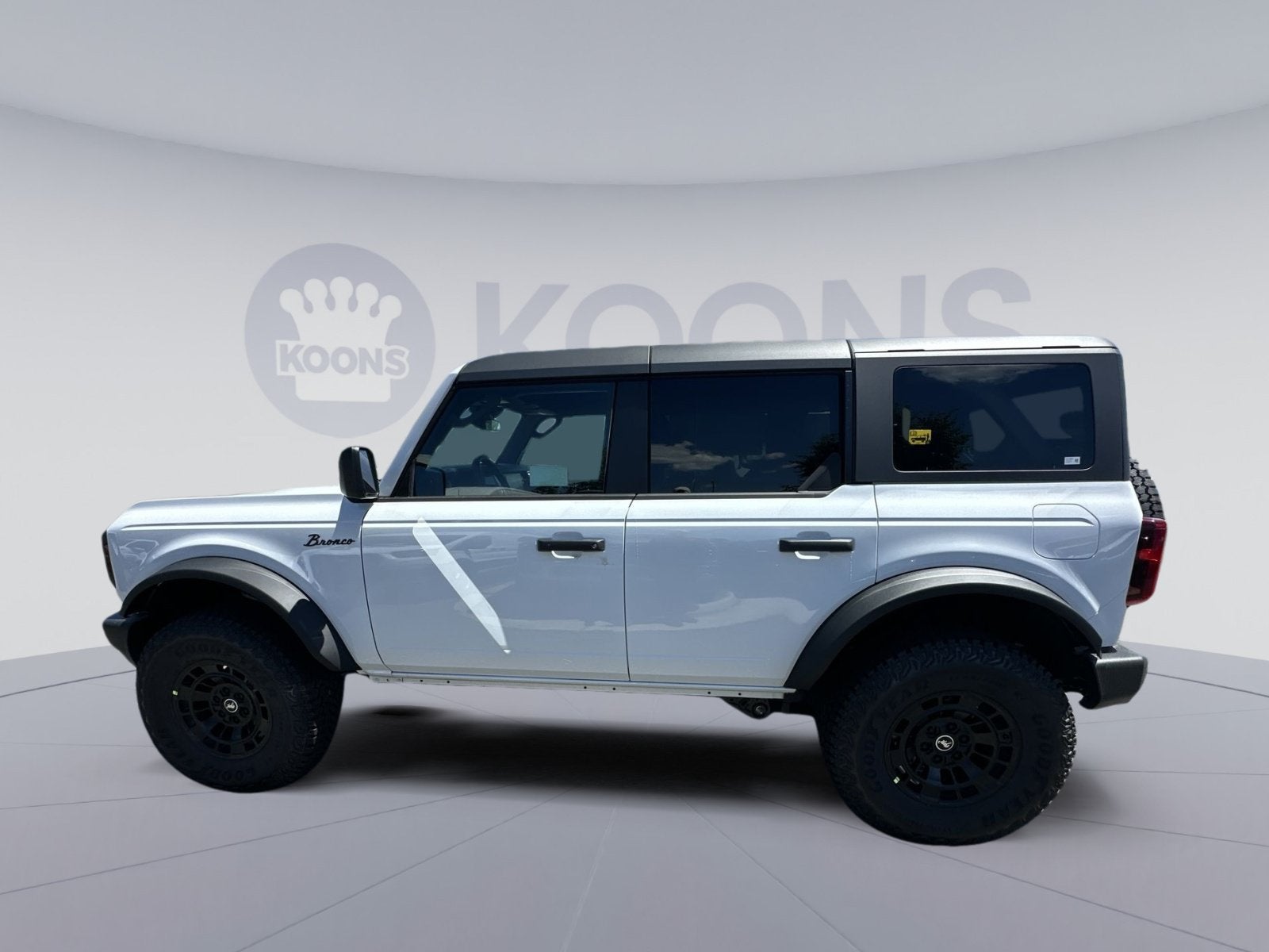 2026 Ford Bronco Custom Garage Matte Black Pkg