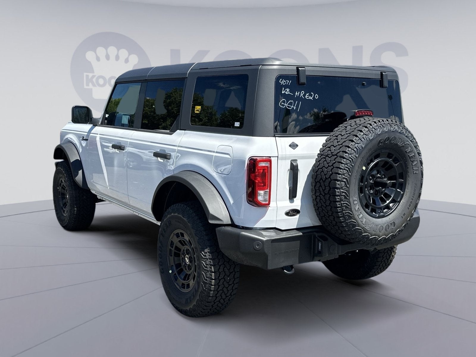 2026 Ford Bronco Custom Garage Matte Black Pkg