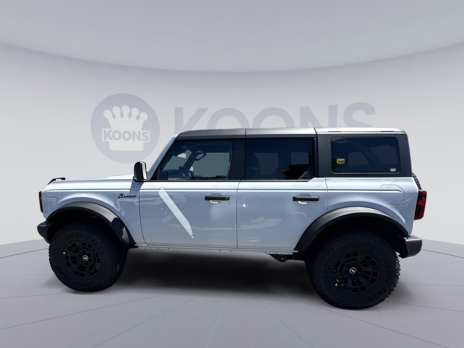 2026 Ford Bronco Custom Garage Matte Black Pkg
