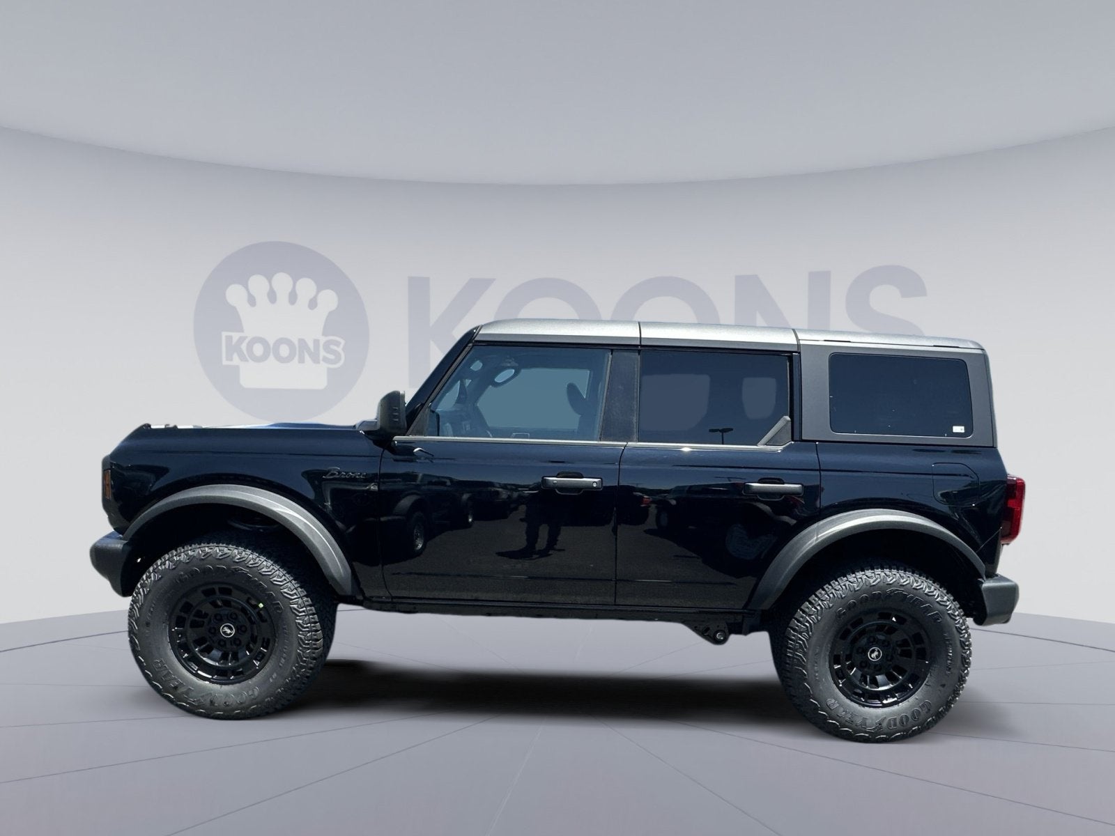2026 Ford Bronco Custom Garage Matte Black Pkg