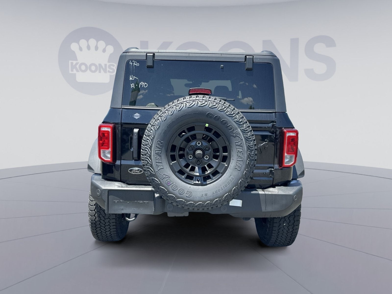 2026 Ford Bronco Custom Garage Matte Black Pkg