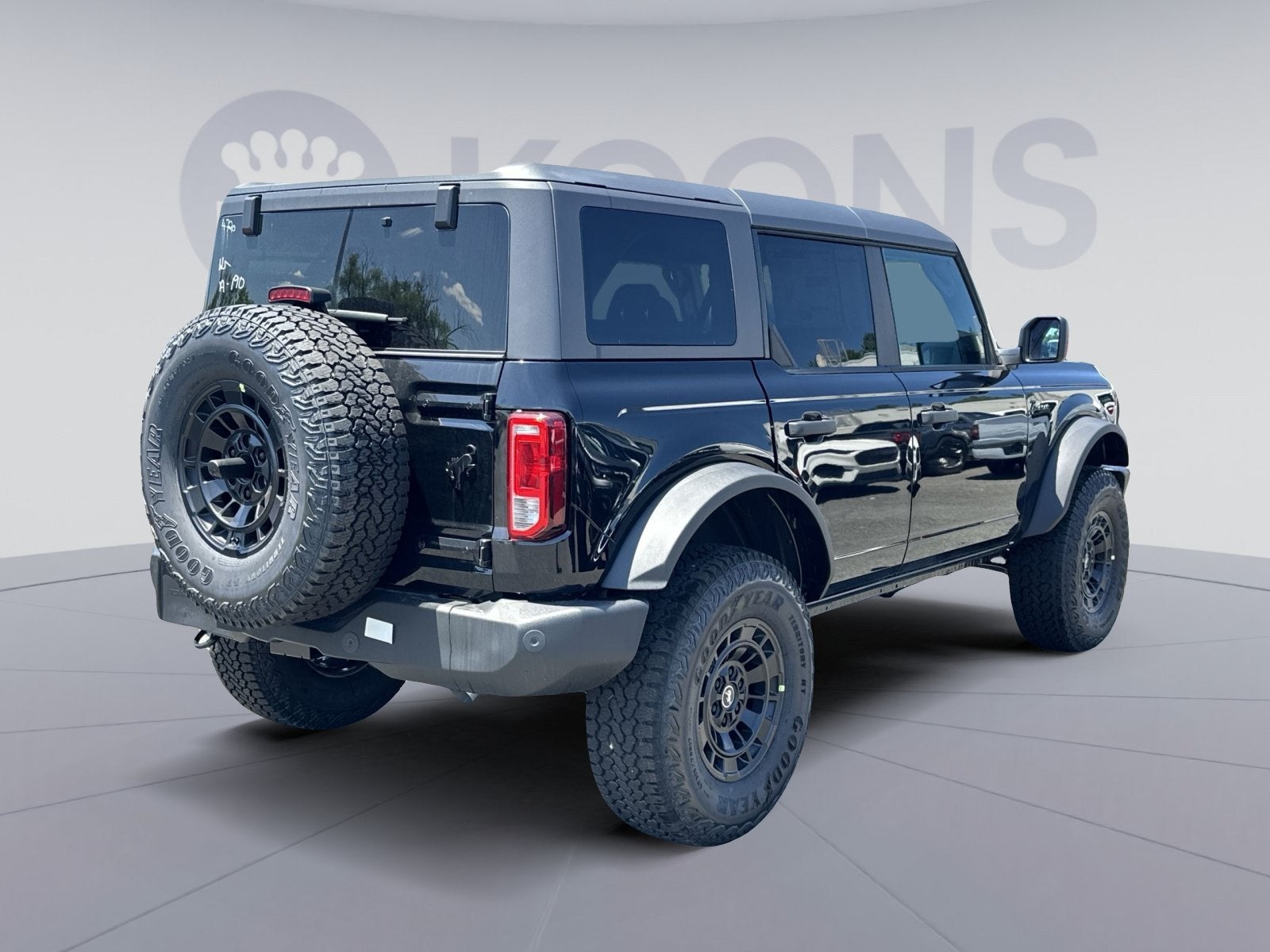 2026 Ford Bronco Custom Garage Matte Black Pkg