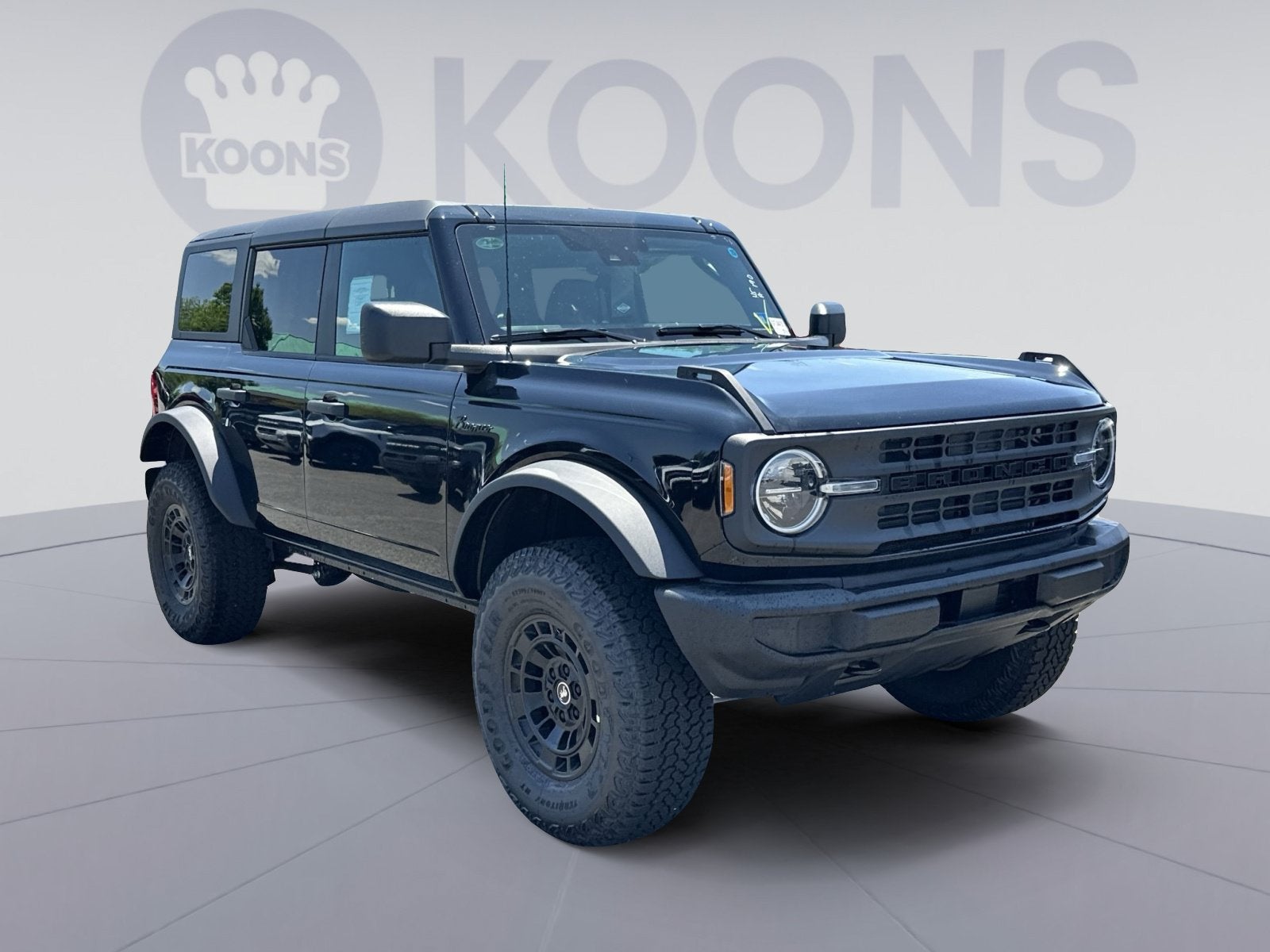2026 Ford Bronco Custom Garage Matte Black Pkg