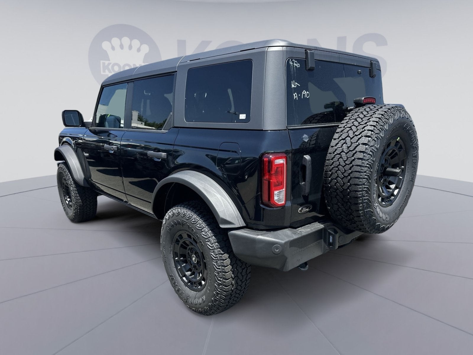 2026 Ford Bronco Custom Garage Matte Black Pkg