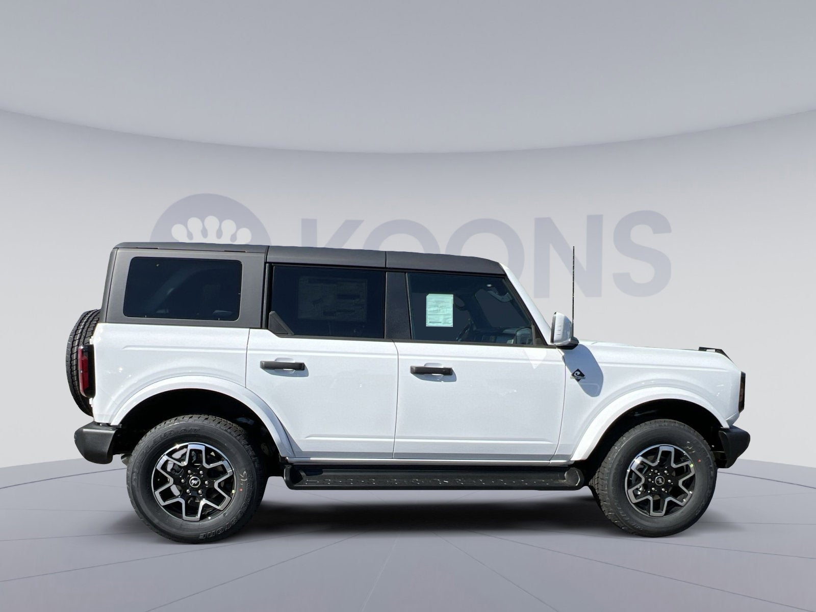 2026 Ford Bronco Outer Banks