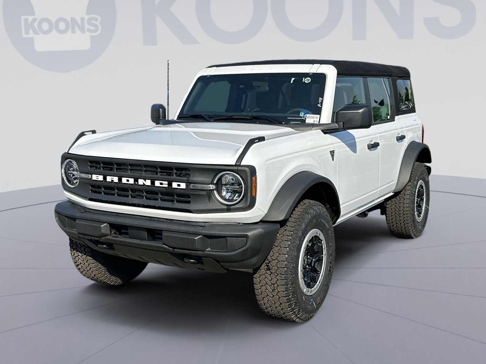 2025 Ford Bronco Base 4x4's photo