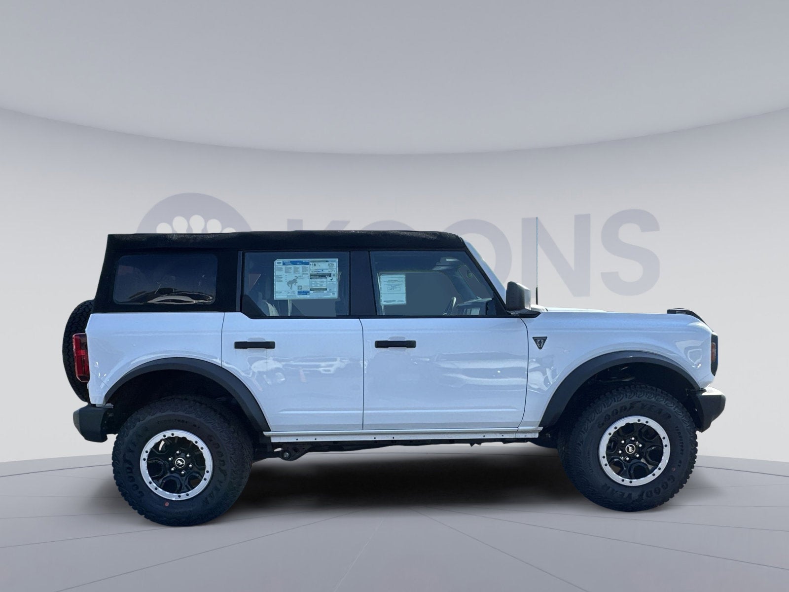 2025 Ford Bronco Base