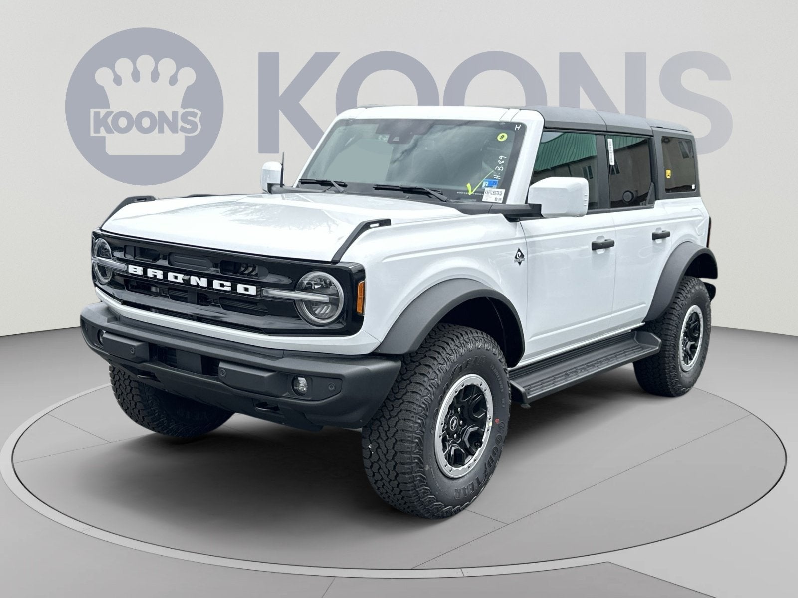 2026 Ford Bronco Outer Banks