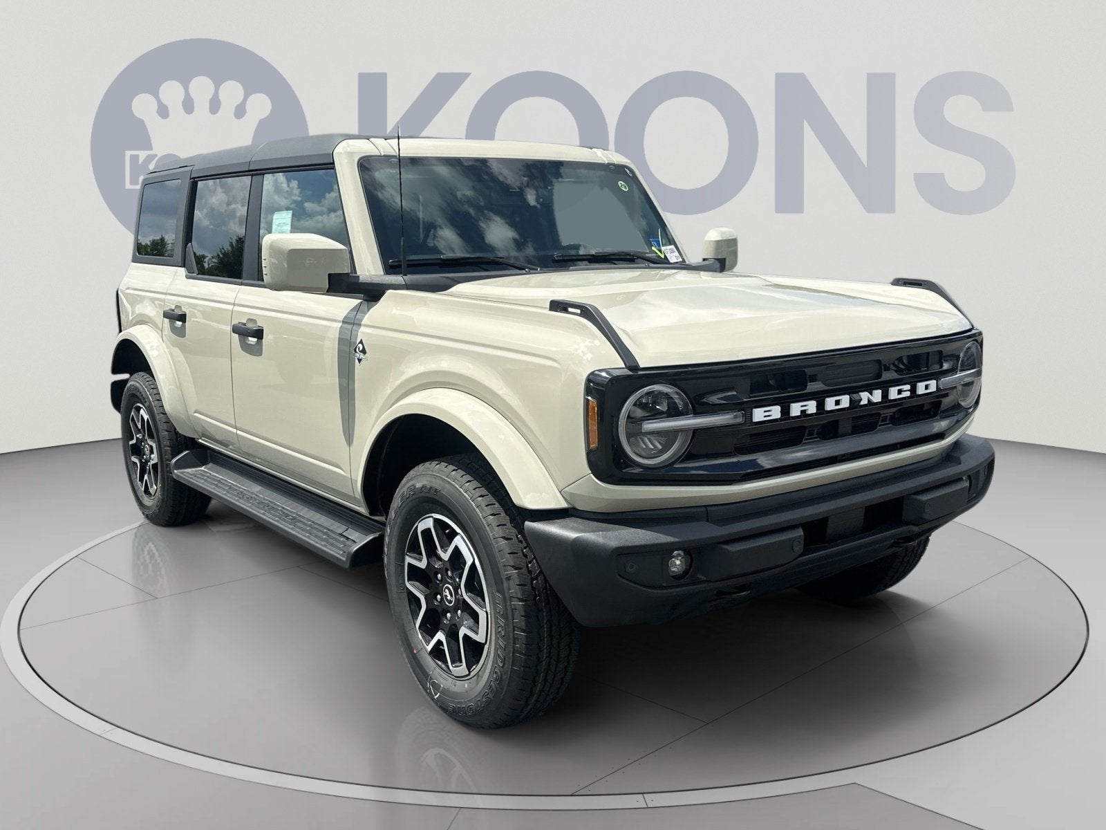 2026 Ford Bronco Outer Banks