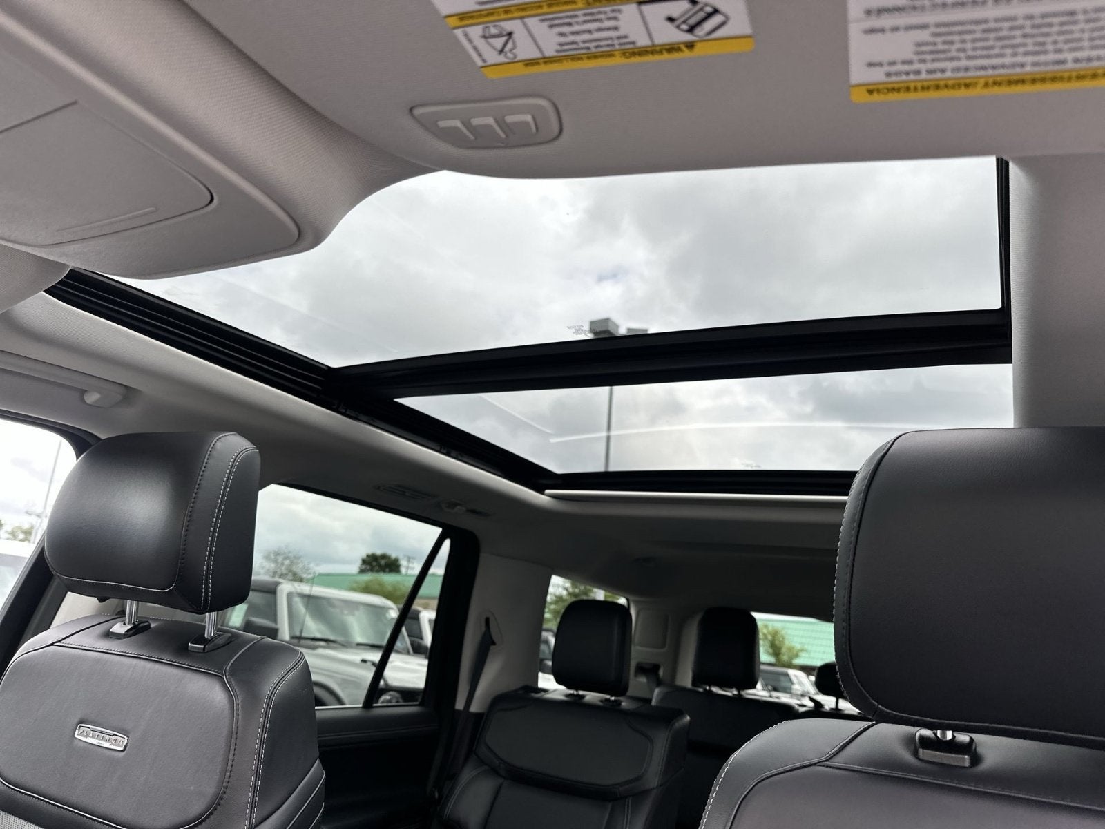 2025 Ford Expedition Platinum