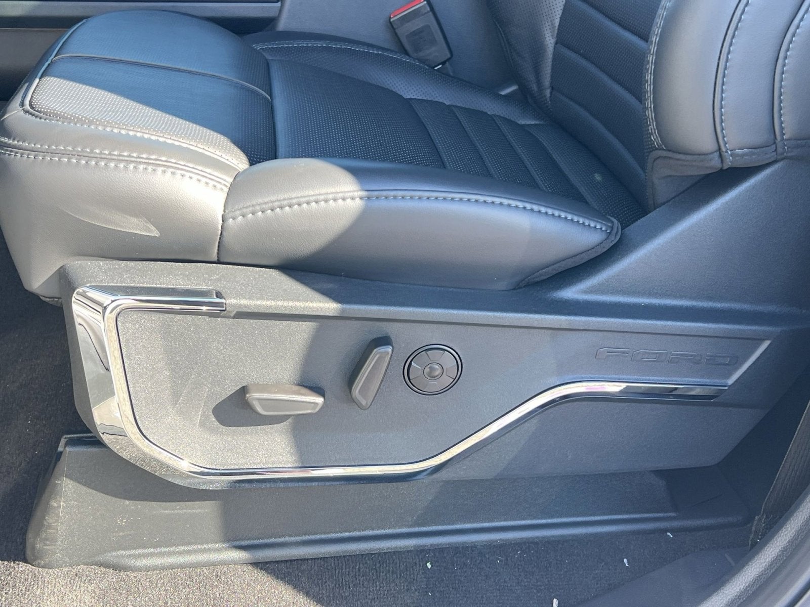 2025 Ford F-250SD Platinum