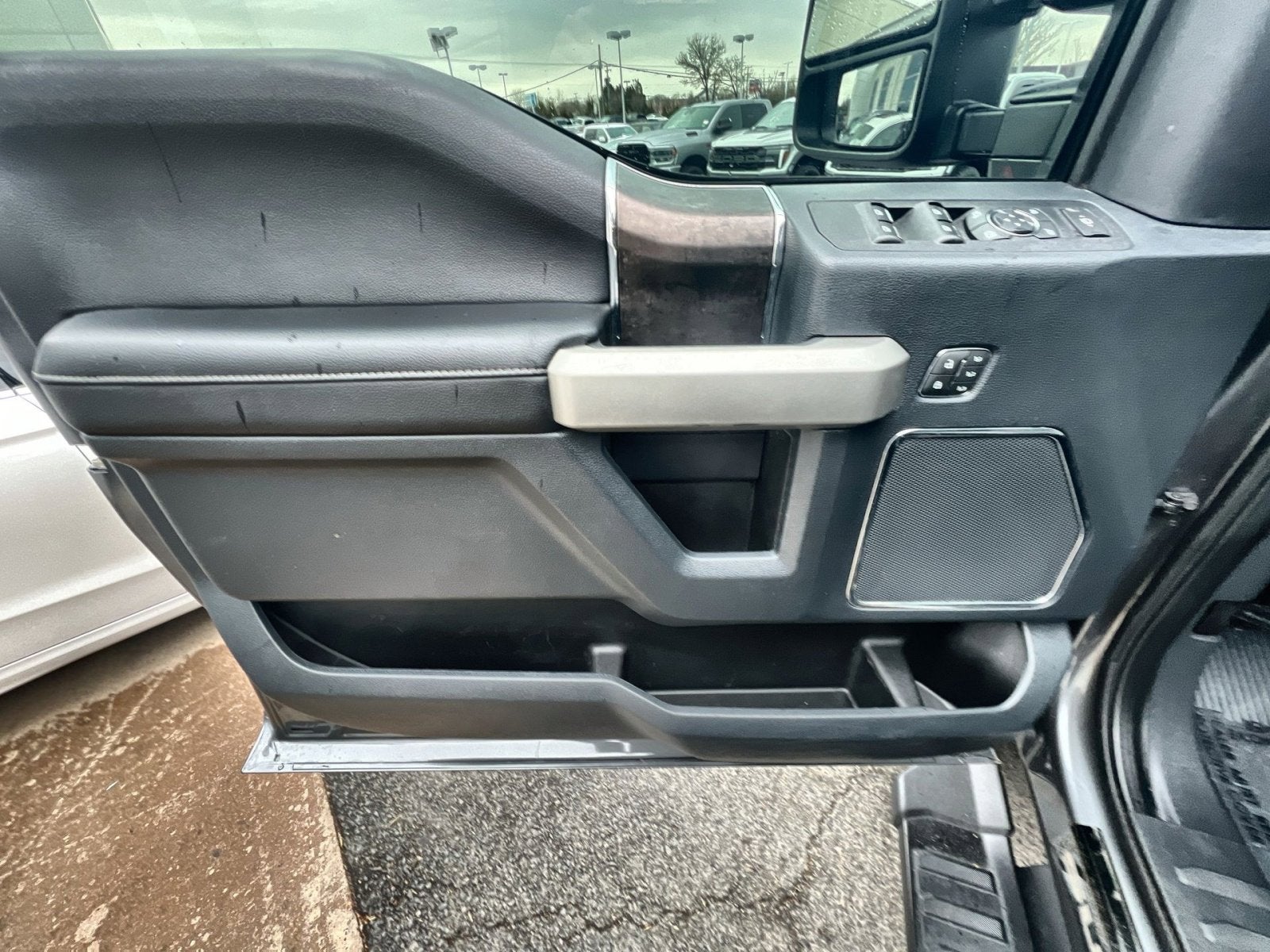 2022 Ford F-350SD Lariat