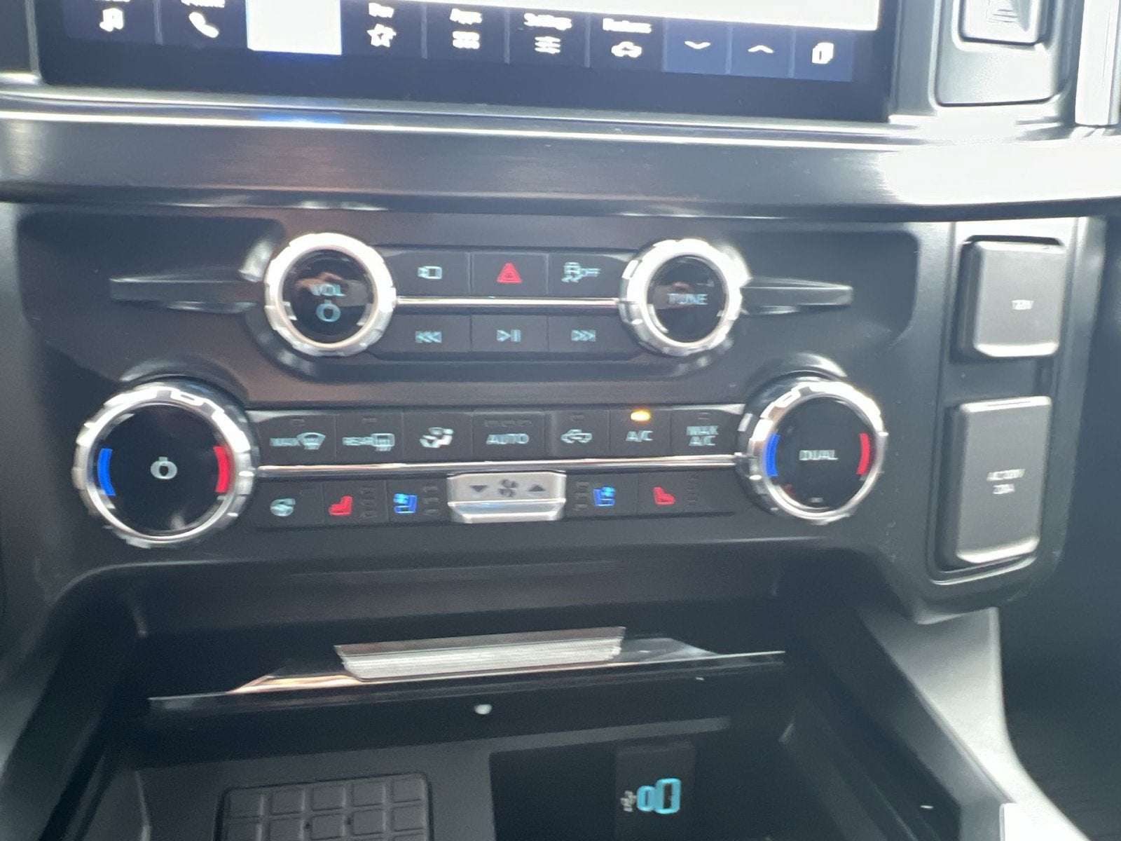 2025 Ford F-350SD Lariat