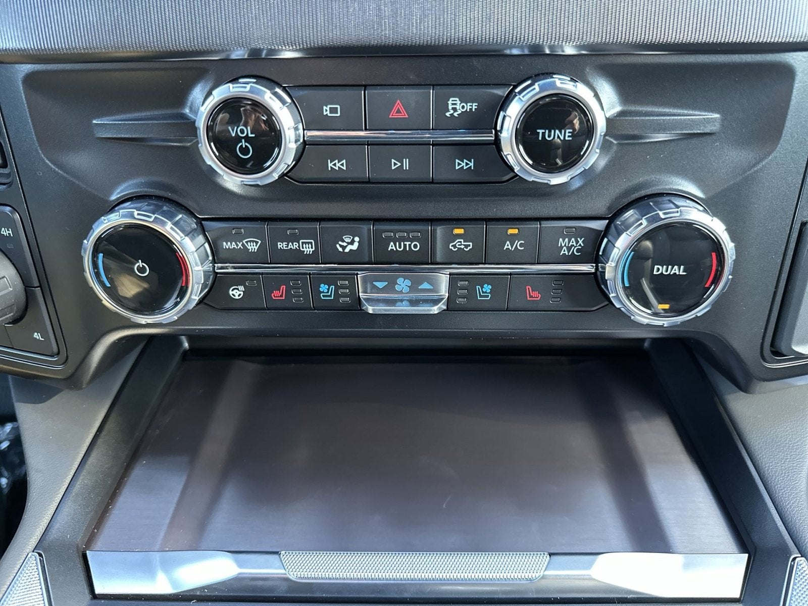 2027 Ford F-450SD Platinum
