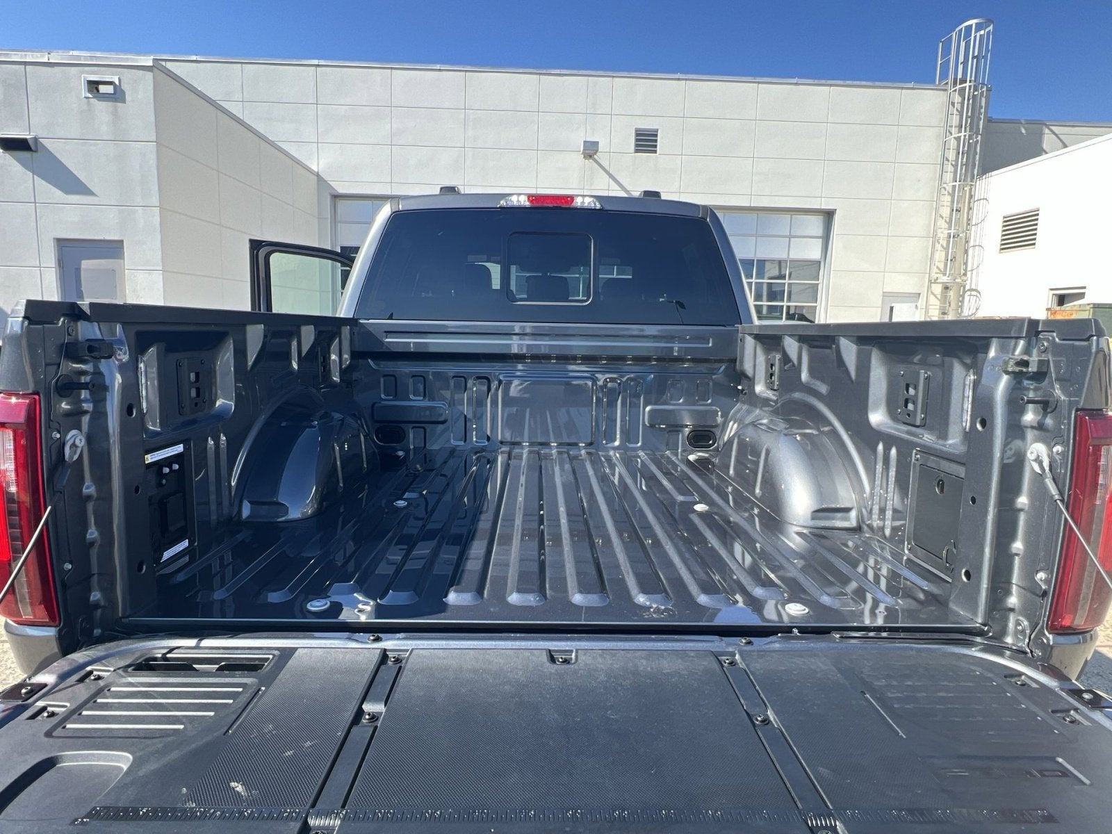 2025 Ford F-150 XLT Hybrid