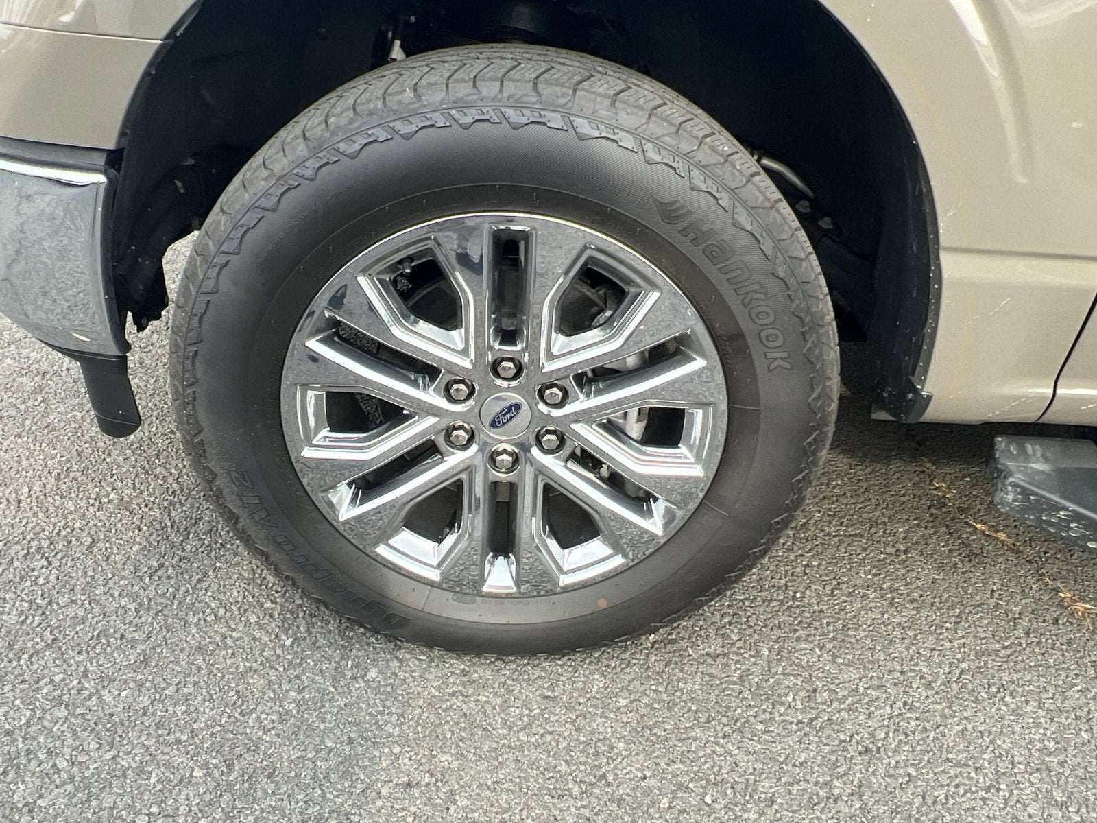 2025 Ford F-150 Lariat Hybrid