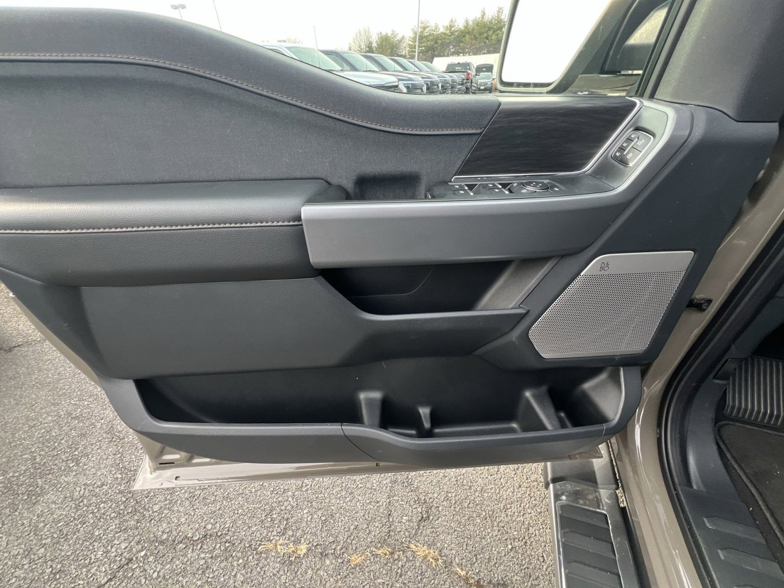 2025 Ford F-150 Lariat Hybrid