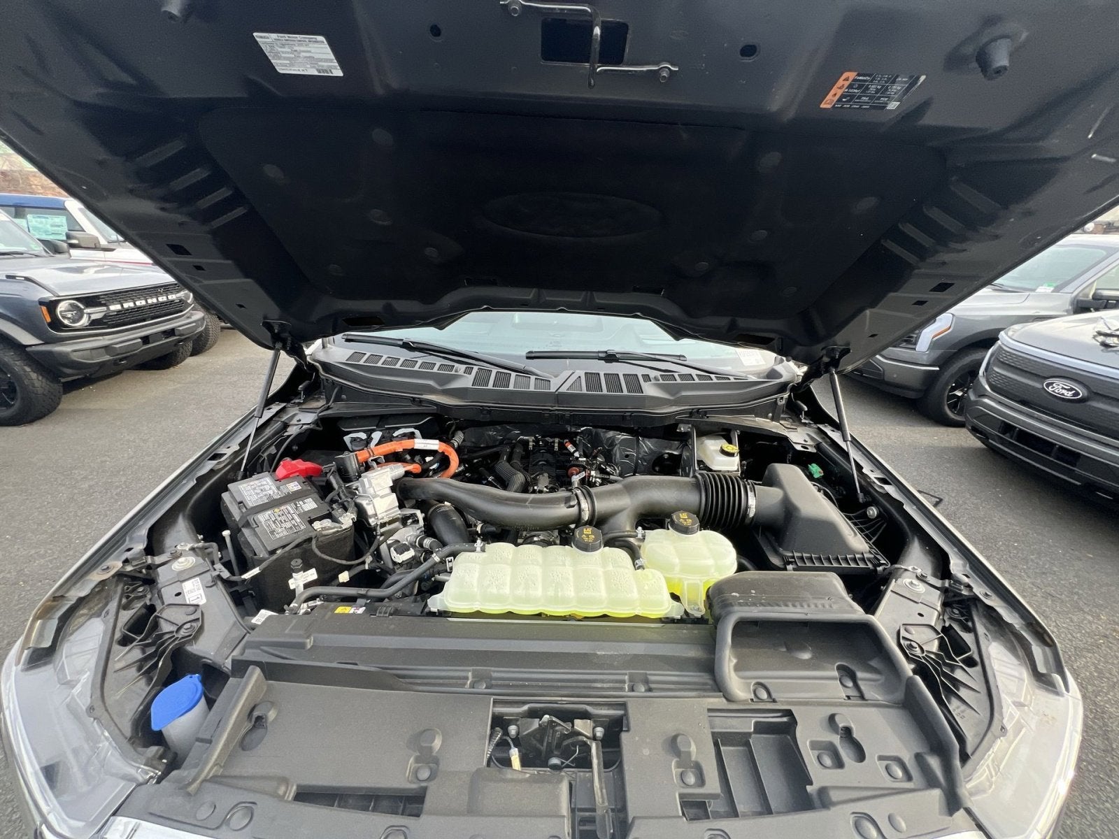 2025 Ford F-150 Lariat Hybrid