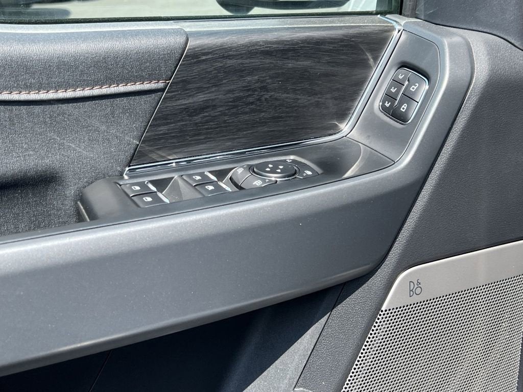 2025 Ford F-150 Lariat Hybrid