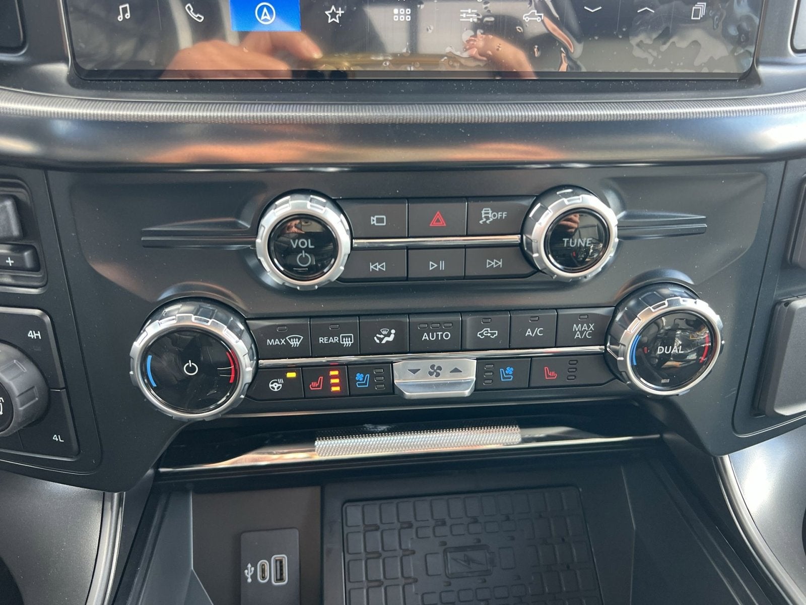 2025 Ford F-150 Lariat Hybrid