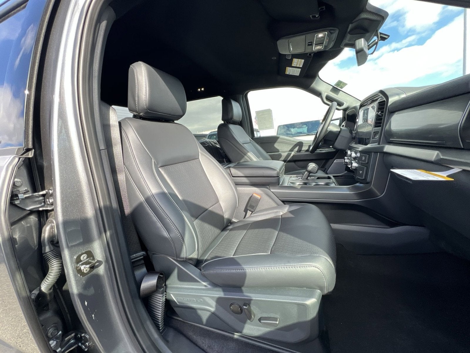 2025 Ford F-150 Lariat Hybrid