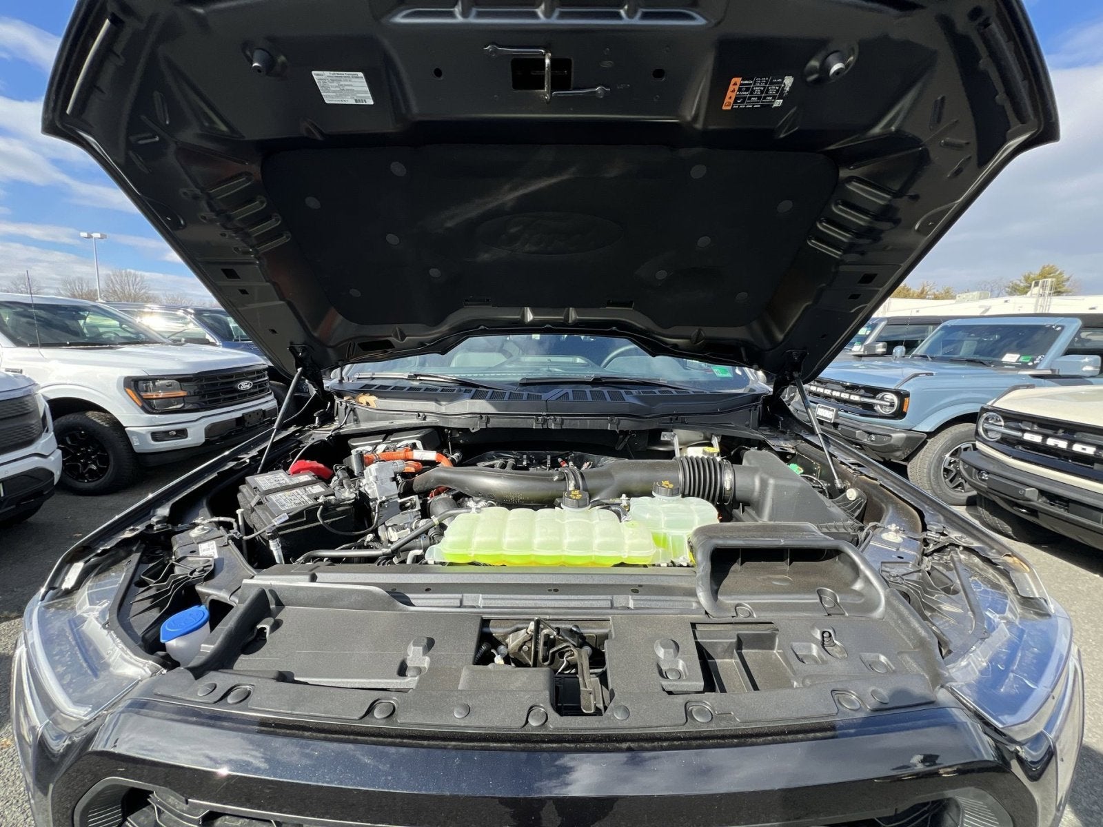 2025 Ford F-150 Lariat Hybrid