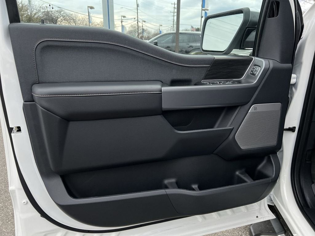 2025 Ford F-150 Lariat Hybrid