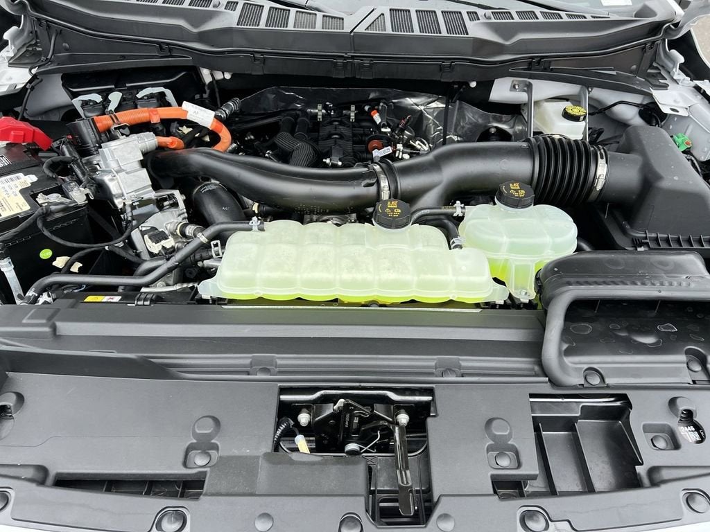 2025 Ford F-150 Lariat Hybrid