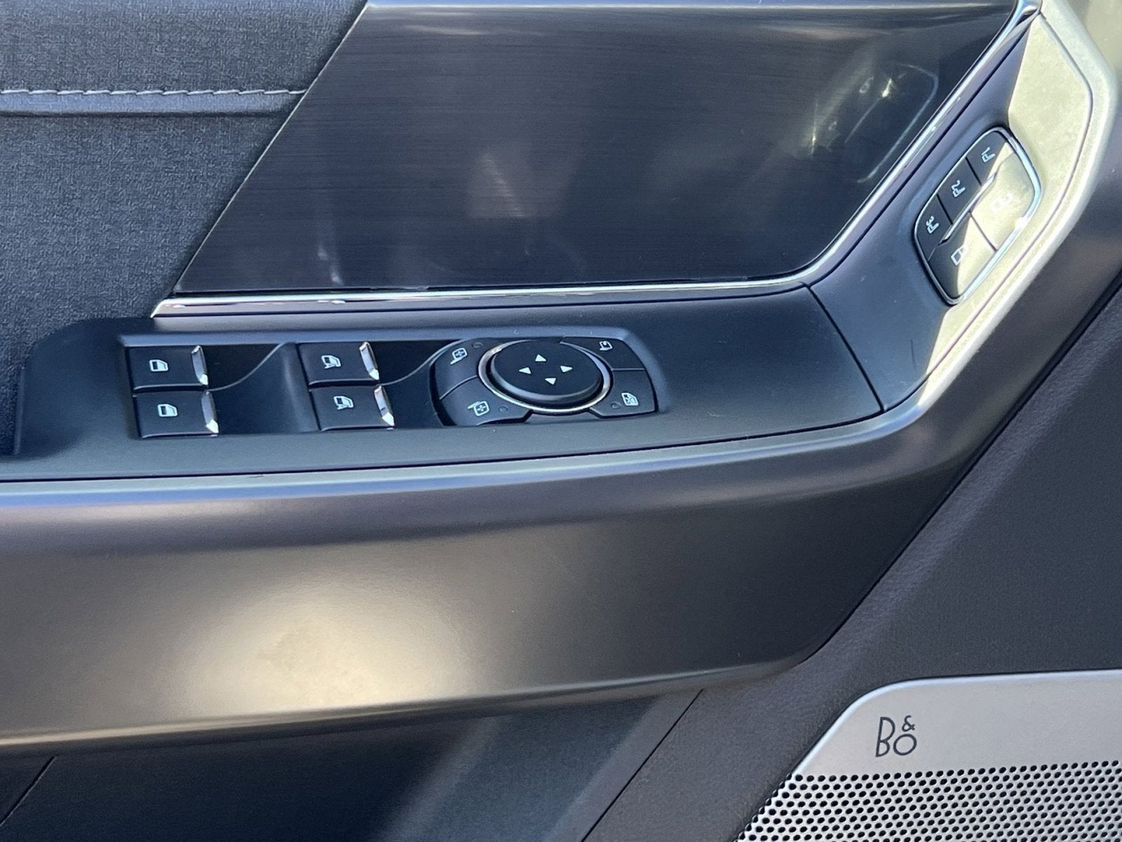 2025 Ford F-150 Lariat Hybrid