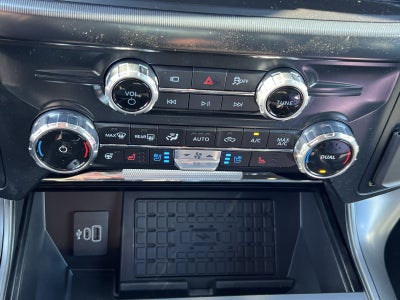 2025 Ford F-150 Lariat Hybrid