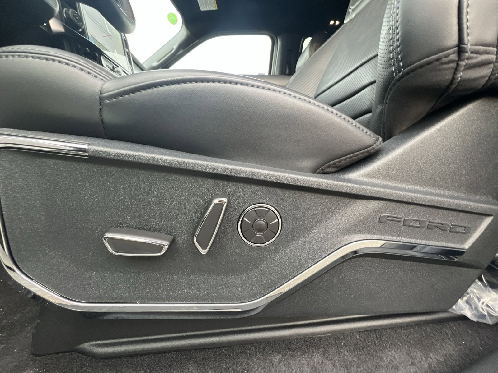 2025 Ford F-150 Platinum Hybrid