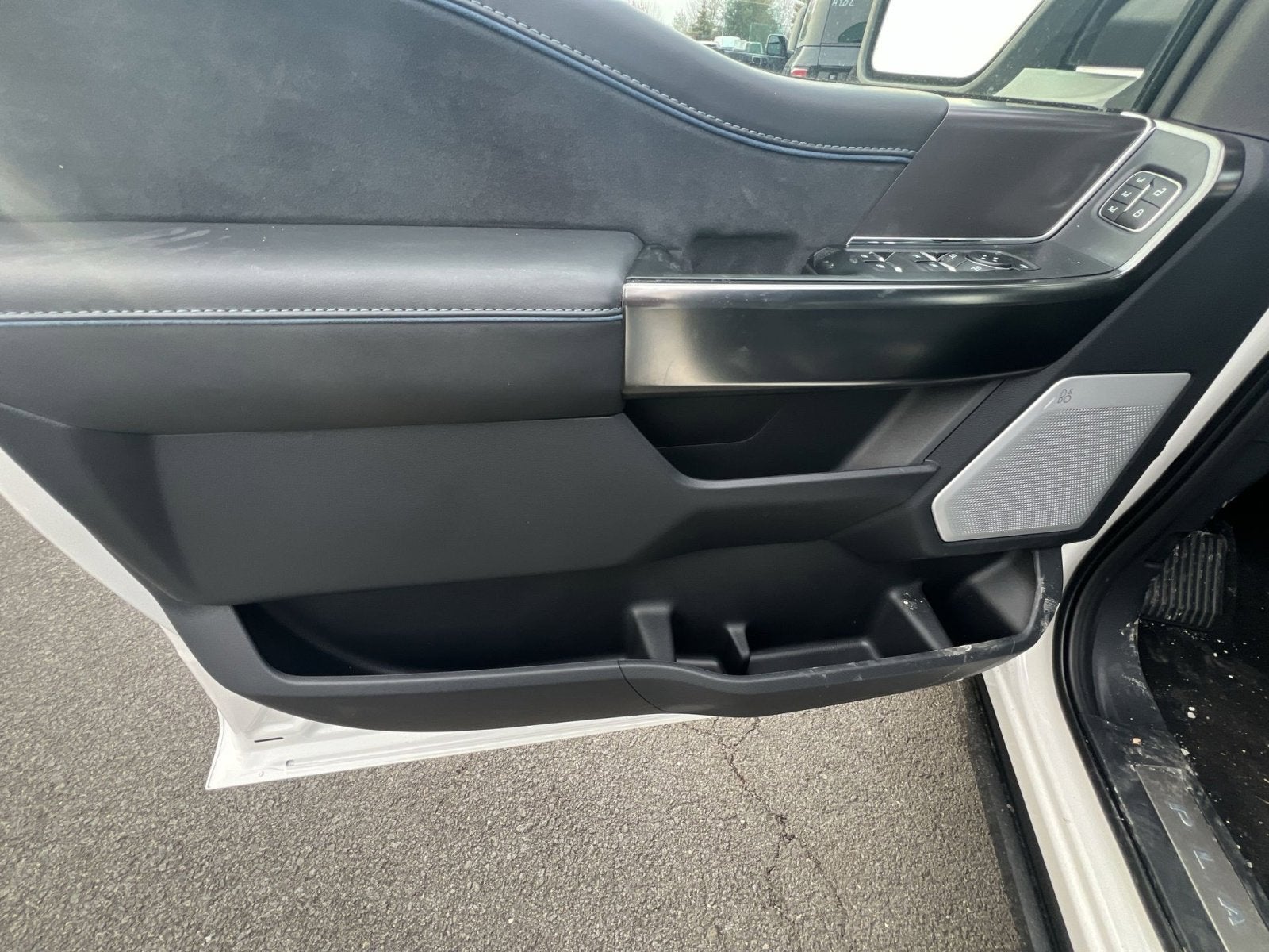 2025 Ford F-150 Platinum Hybrid