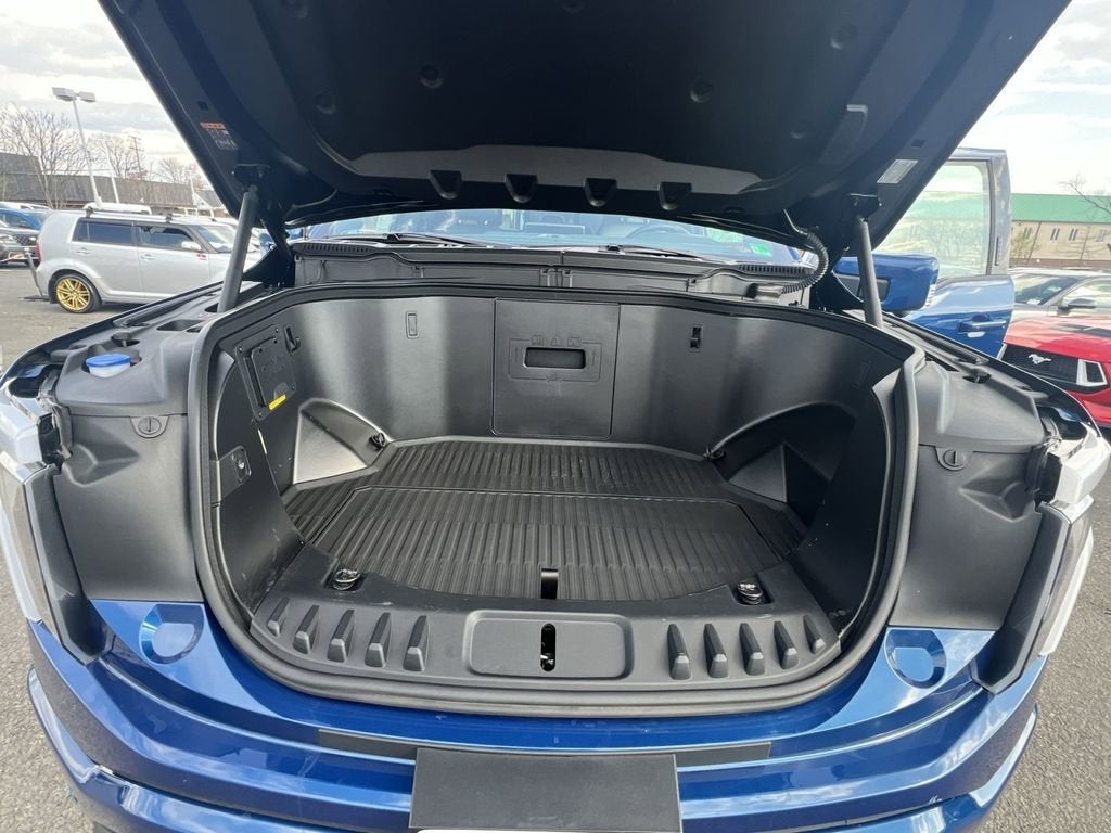 2022 Ford F-150 Lightning Lariat