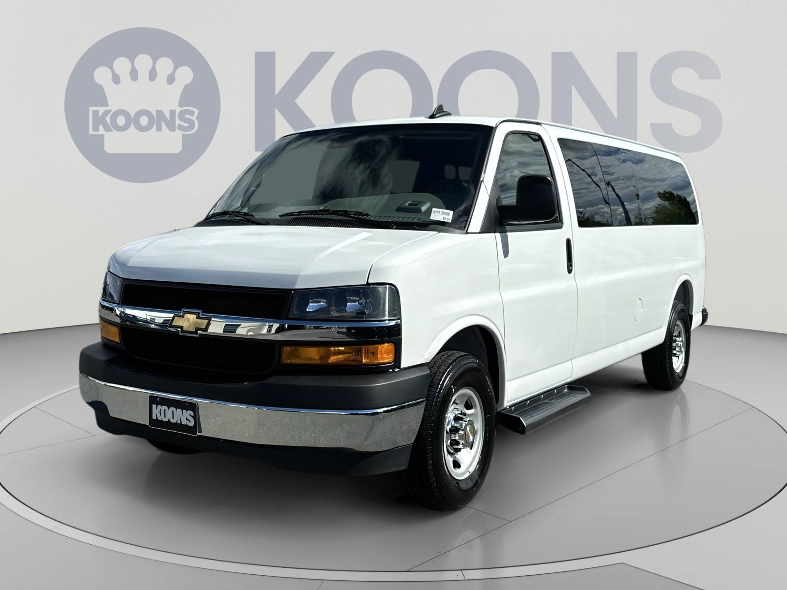 2025 Chevrolet Express 3500 LT