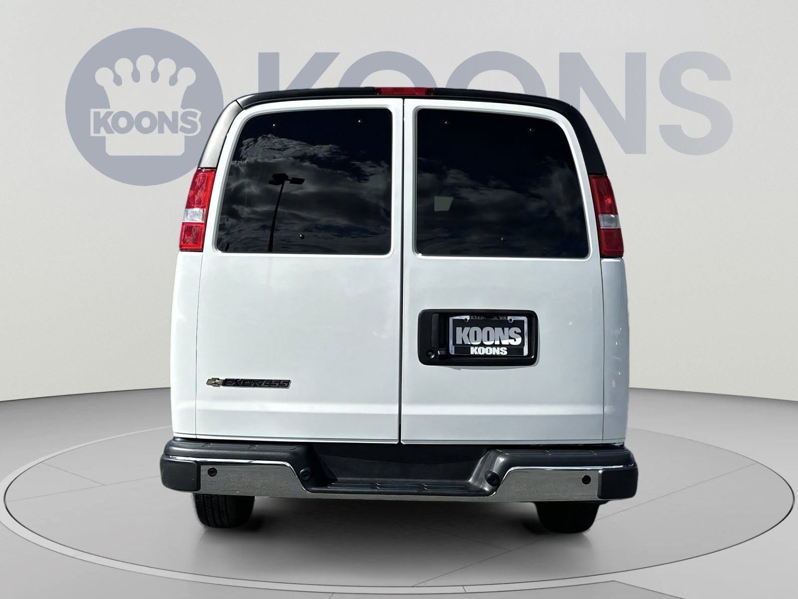 2025 Chevrolet Express 3500 LT
