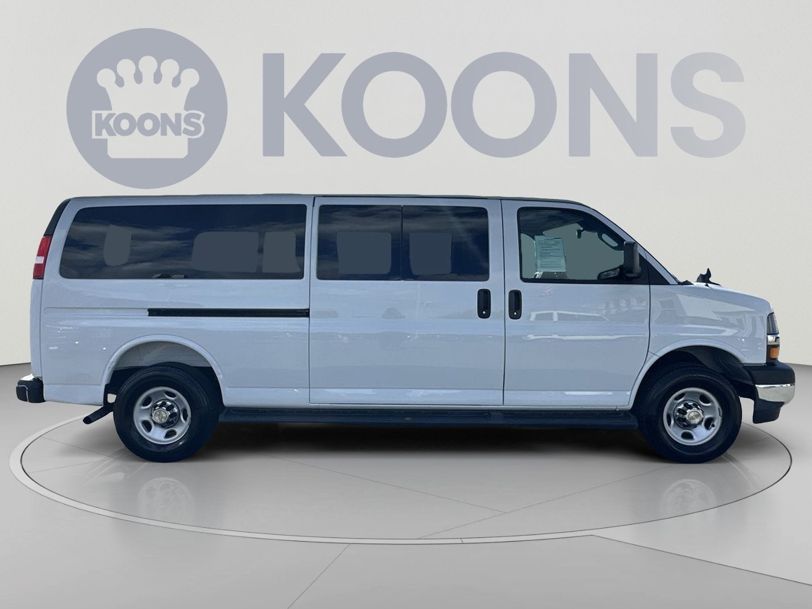 2025 Chevrolet Express 3500 LT